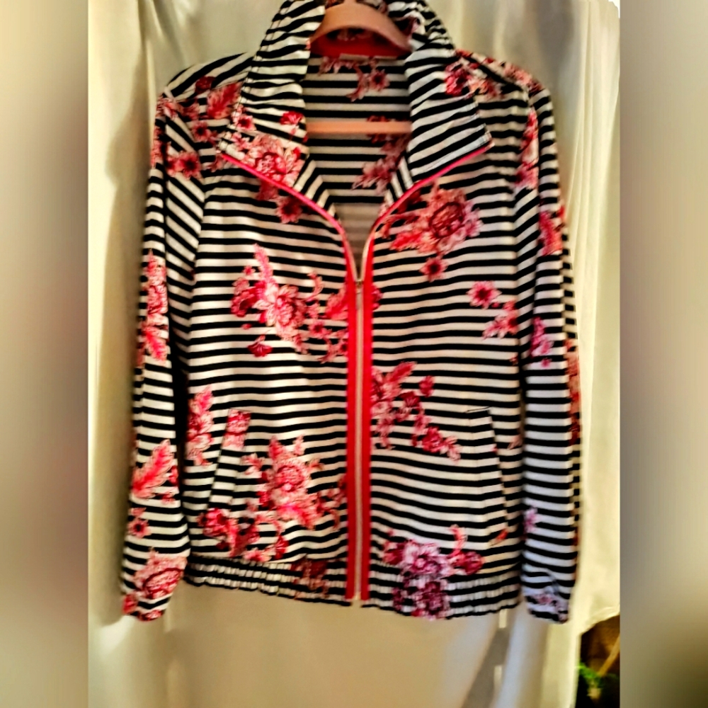 Chicos Striped Floral Jacket Size 3, NWOT  Fashion Statement.